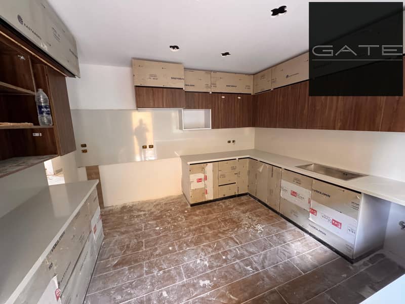 فيلا للبيع في واحدة من أرقى كمبوندات القاهرة في ميفيدا في التجمع الخامس بالقاهرة الجديدة – تشطيب كامل بالمطبخ 0