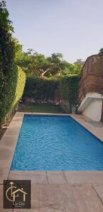 140,000 ج.م شقه مفروشة بحمام سباحة خاص للايجار في قطامية هايتس كمبوند التجمع الخامس ٣ غرف نوم بحديقة خاصة