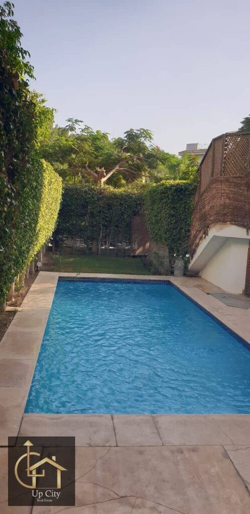 شقه  مفروشة بحمام سباحة خاص للايجار في قطامية هايتس كمبوند التجمع الخامس ٣ غرف نوم بحديقة خاصة 0