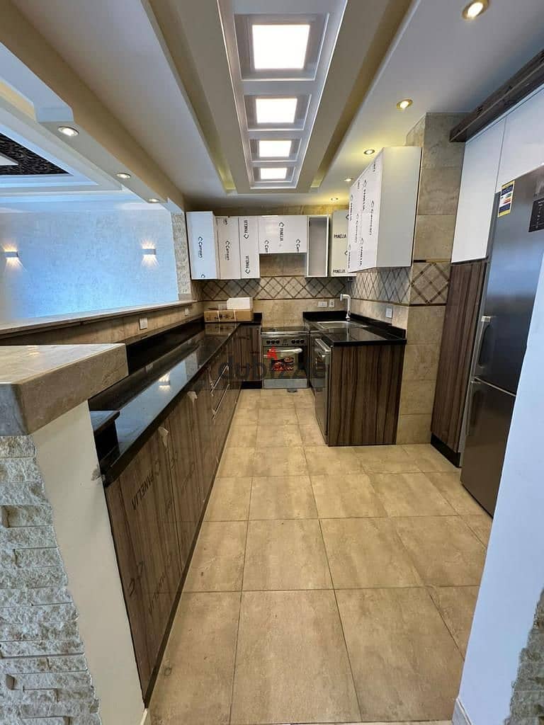 شقه للبيع191مشطبه بالكامل "سوبر لوكس" في قلب التجمع الخامس استلام فوري 0