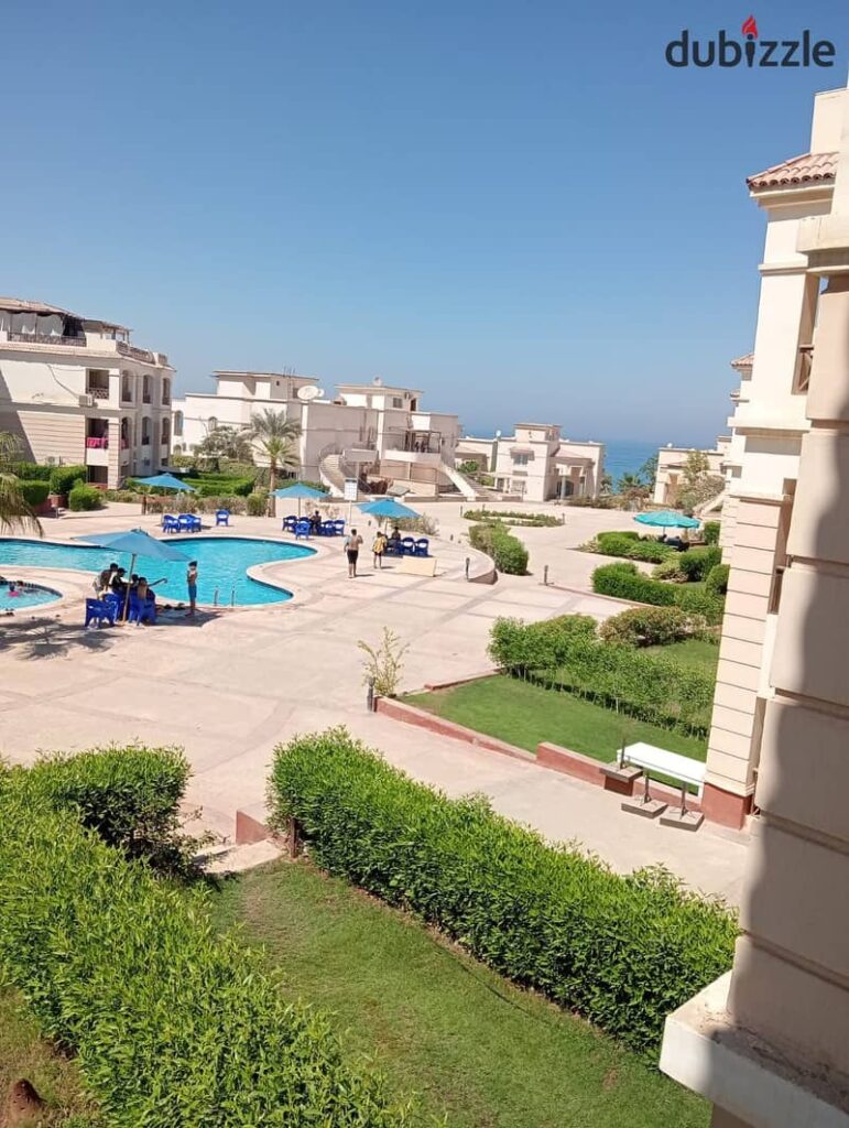 شالية ارضى مع جاردن بالفرش حديث 0