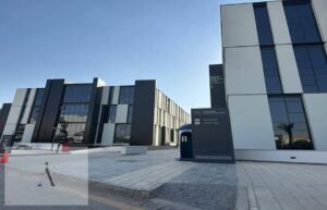 مكتب للبيع ف هايد بارك متشطب ومتاجر 26,100,000 ج.م