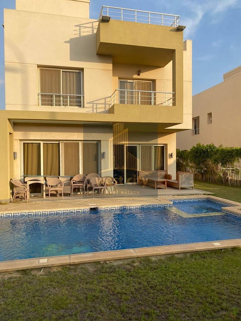 فيلا للبيع بكبموند جراند هايتس بحمام سباحة الترا لوكس 0