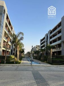 شقه كورنر فيو علي حمام السباحة استلام فوري في ارقي كمبوند في التجمع -باتيو اورو باقل سعر في الماركت 9,300,000 ج.م