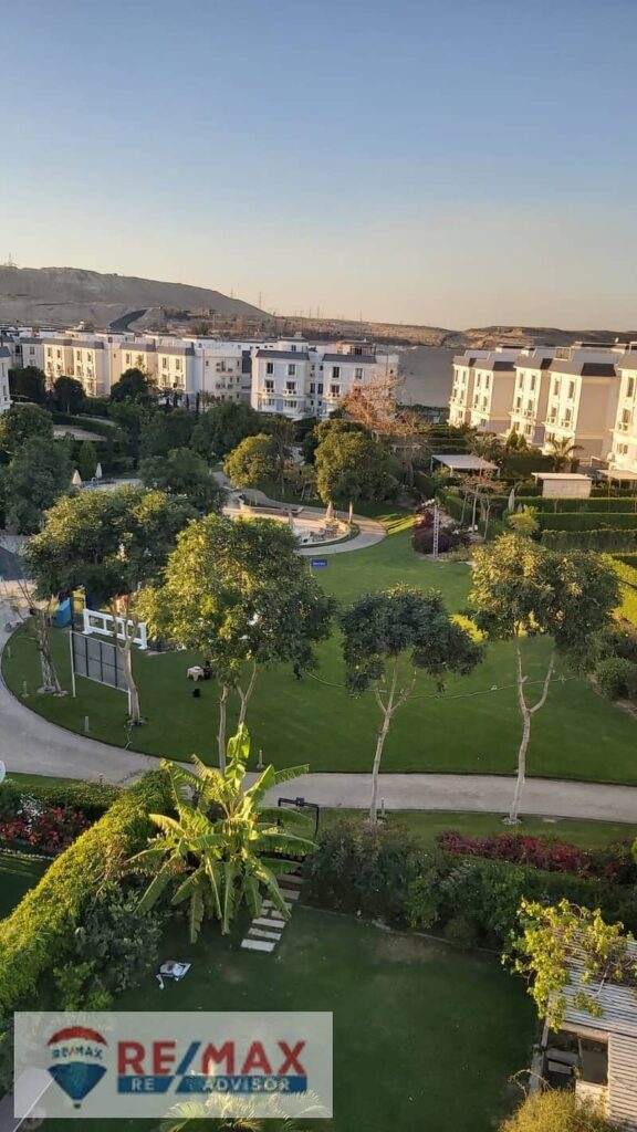 للبيع اي فيلا روف فيو بوول  في ماونتن فيو جيزة بلاتوه  مساحه ٢٢٠متر   روف ٨٠ متر  كورنر   بحري بالكامل 0