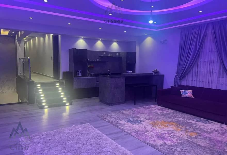 دوبلكس 668 متر بحديقة وحمام سباحة للبيع في التجمع الخامس 0