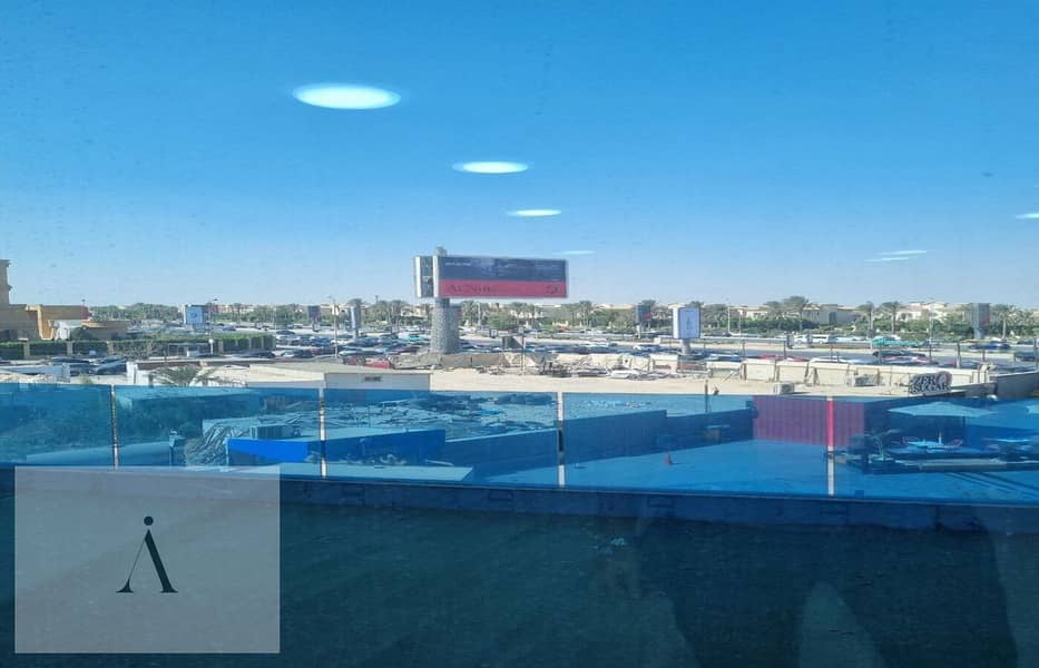 مكتب إداري87 م متشطب بإطلالة مميزة للإيجار 0