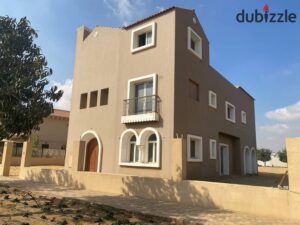 49,500,000 ج.م فيلا مميزة للبيع داخل كمبوند هايد بارك – موقع مميز وإطلالة علي لاندسكيب مفتوحة جاهزه للاستلام في القاهره الجديدة التجمع الخامس