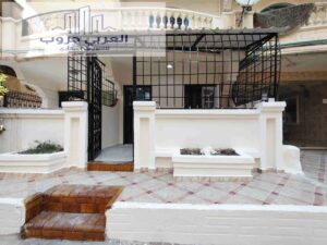 شقه ارضي للبيع في العجمي شاطئ النخيل خطوات قليلة من البحر الموقع ممتاز شامل الخدمات 495,000 ج.م