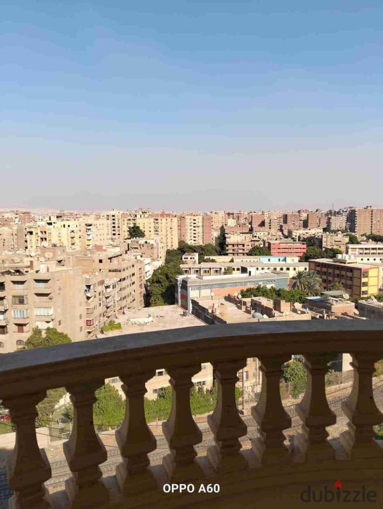 شقه قانون جديد في المعادي قريبه من المترو والكورنيش وميدان الاتحاد الدور ال11 مكونه من 3غرف ريسبشن 2حمام مطبخ غاز طبيعي 0