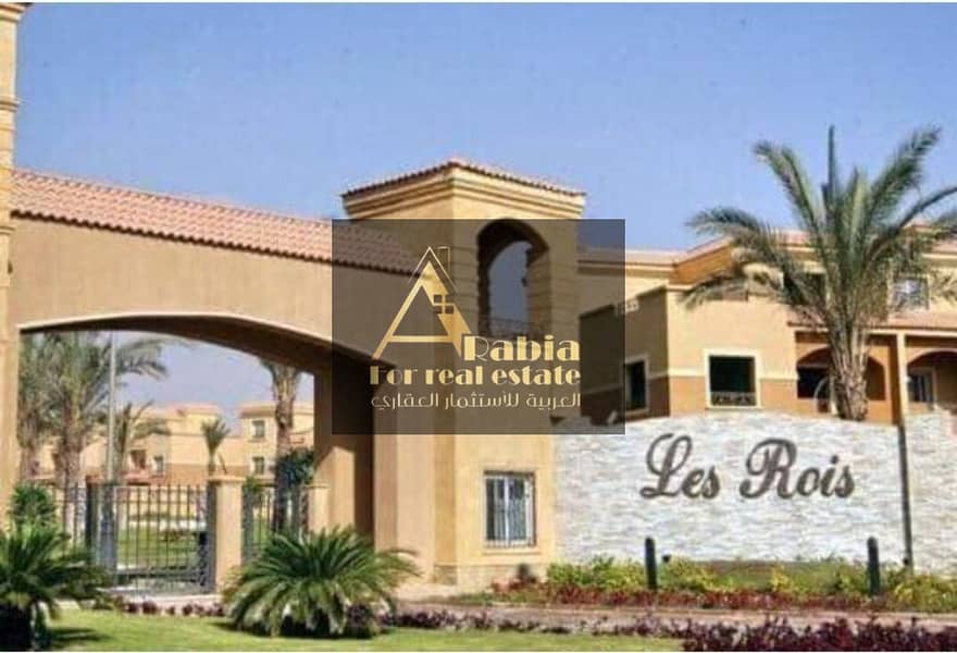 توين هاوس للبيع في لي روا بمساحة مميزة وتشطيب راقي - Les Rois 0