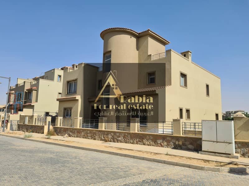 فيلا للبيع في Palm Hills PK1 برايم لوكيشن استلام فوري– القاهرة الجديدة 0