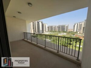 شقة فاخرة جديدة للإيجار في أبراج زد الشيخ زايد | 3 غرف نوم | إطلالة على الحديقة | مطبخ مجهز وتكييفات | أول سكن | حمامين | مصعدين | جراج خاص 35,000 ج.م