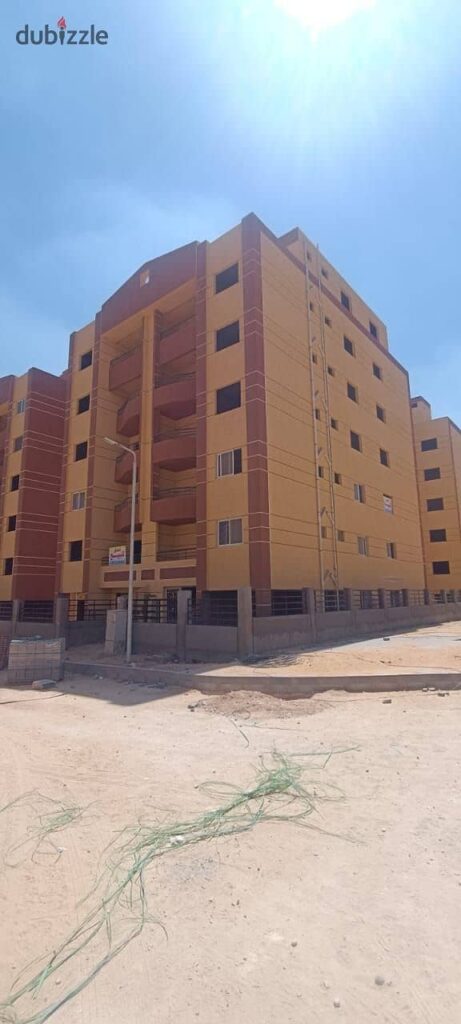 للبيع شقة دور ارضى 80 متر فى كمبوند جمعية المستثمرين بجوار الحى الايطالى 0