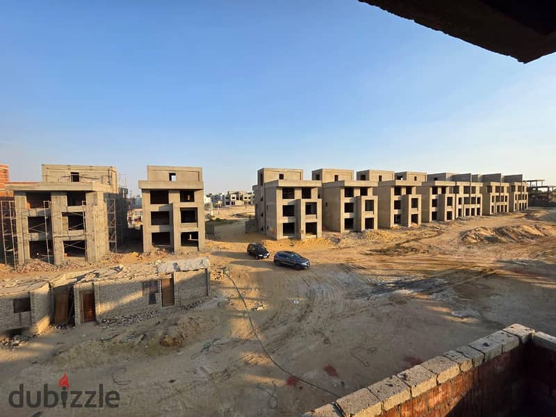 تاون هاوس للبيع في مشروع أليكس ويست بسعر استثنائي 0