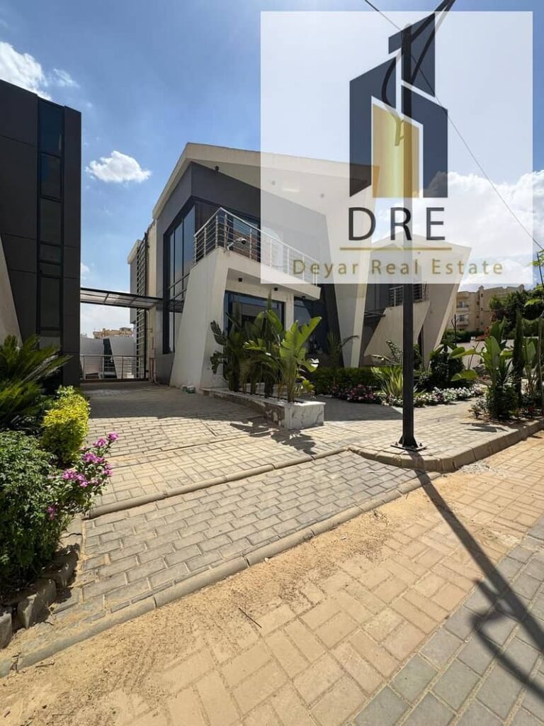 فيلا استاند الون فاخره للبيع في كمبوند لايف فيو مدينه الشروق بمساحه 300 متر 0