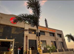 75,000 ج.م محل 120 متر للايجار دور ارضى مرتفع جانبى متشطب سوبر لوكس بالتكييفات في الشيخ زايد مول المنوفي