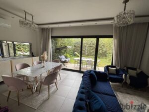 تاون هاوس للبيع 245م+ حديقة و بنتهاوس 4 غرف نوم مفروشة بالكامل بالمطبخ موقع مميز في البروج مدينة الشروق 11,800,000 ج.م