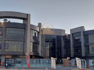 15,000 ج.م مكتب للايجار تحفه بالتجمع الخامس متشطب على محور الجزيره