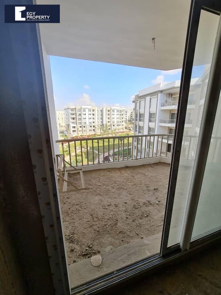 شقه للبيع في هايد بارك التجمع الخامس باقل سعر في السوق لاند سكب فيو 0