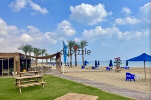 شاليه للبيع 115م في اروما العين السخنة اطلالة مزدوجة على البحر وحمام السباحة 6,700,000 ج.م