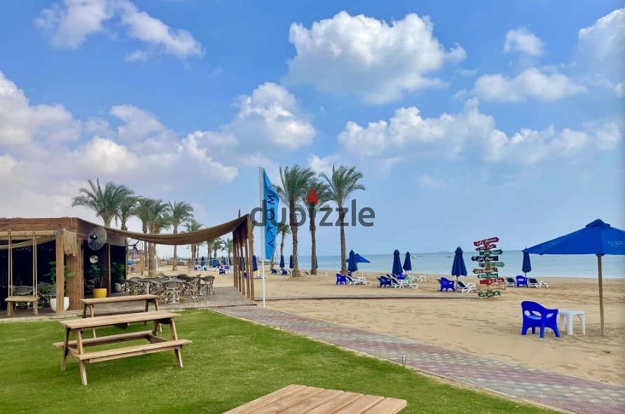 شاليه للبيع 115م  في اروما العين السخنة  اطلالة مزدوجة على البحر وحمام السباحة 0