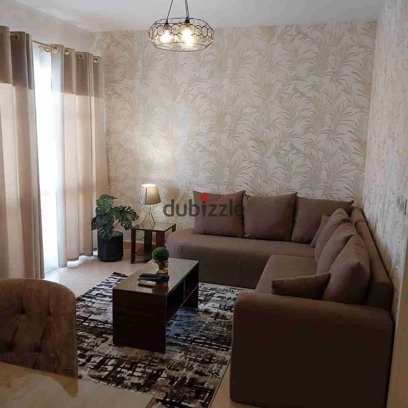 للايجار خطوات من الخدمات في مدينتي B6 | مفروشة بكامل 0