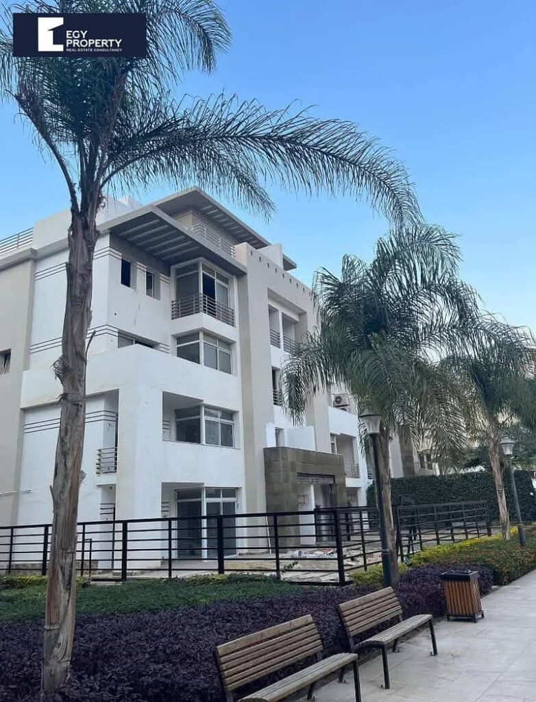 شقه للبيع 200م تشطيب كامل بجاردن خاص في كمبوند هايد بارك القاهرة الجديدة إمتلك الأن ! 0