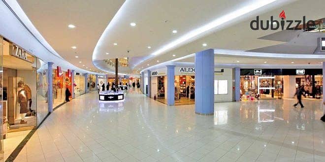 محل للبيع استلام فوري دور ارضي في التجمع الخامس  واجة علي شارع التسعين الجنوبي امام الجامعة الامريكية مع اقوي شركة ادارة و تشغيل و المحل قابل للتأجير 0