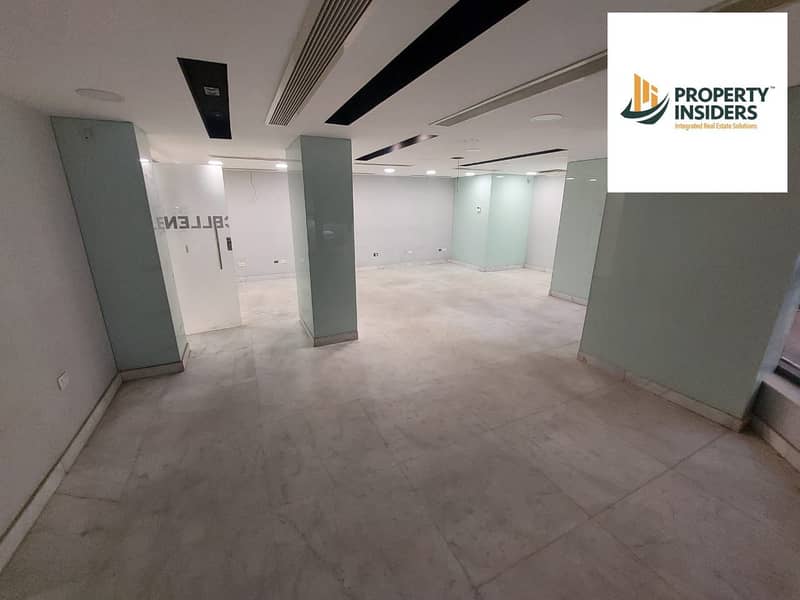 مقر اداري بمدخل خاص 350م للايجار تفرعات نادي الصيد 0