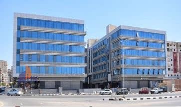 محل تجارى للبيع على محور الحريه مباشرة فى مدينة الشروق  فى أعلى كثافه سكانية Al Shorouk City 0