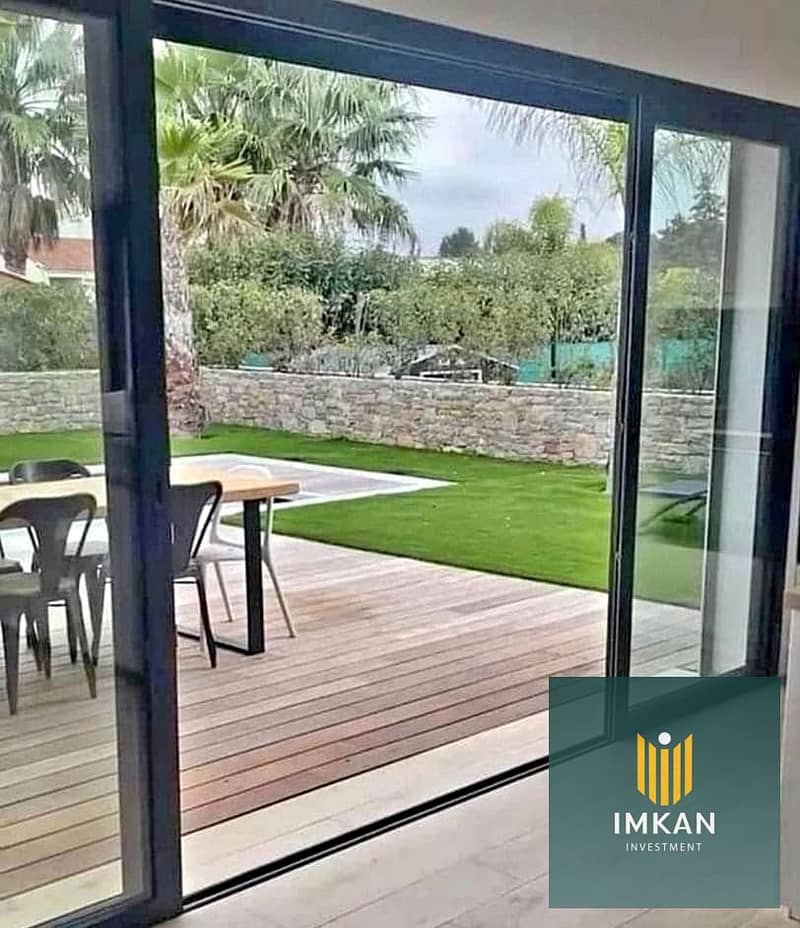 شقه ارضي بجاردن 161م للبيع في التجمع الاول في كمبوند تاج سيتي taj city في قلب القاهره الجديده علي دقايق من مطار القاهره الدولي 0