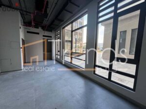 مكتب ادارى 59 متر متشطب للبيع في مراكز (دستريكت 5) التجمع الخامس! استلام فورى !! لم يستخدم من قبل ! 11,100,000 ج.م