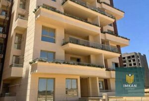 شقه للبيع 3 غرف بفيو على النهر الاخضر في كمبوند في العاصمه الاداريه الجديده في ال R7 و بمقدم 10% بالتقسيط على 10 سنين بدون فوايد 6,000,000 ج.م