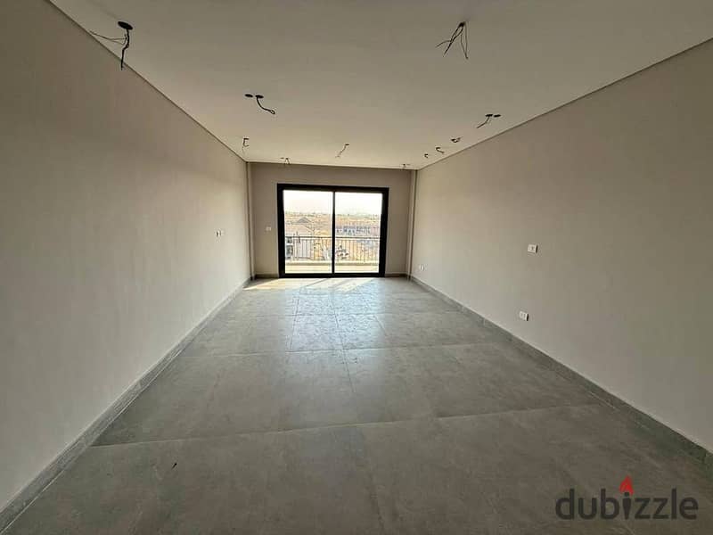 شقة استلام فوري في كمبوند فيلدج ويست بجوار اركان بلازا 0