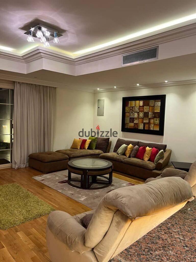 شقة راقية للإيجار بتشطيب سوبر في كمبوند ليك فيو – بجوار فندق دوسيت (شارع التسعين الجنوبي) 0