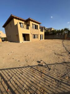 فيلا مستقلة للبيع أستلام فوري لمحبين المساحات الكبيرة 1000 متر في ميفيدا من اعمار بالتجمع الخامس و برايم لوكيشن بداخل الكمبوند باطلالة مميزه 115,000,000 ج.م