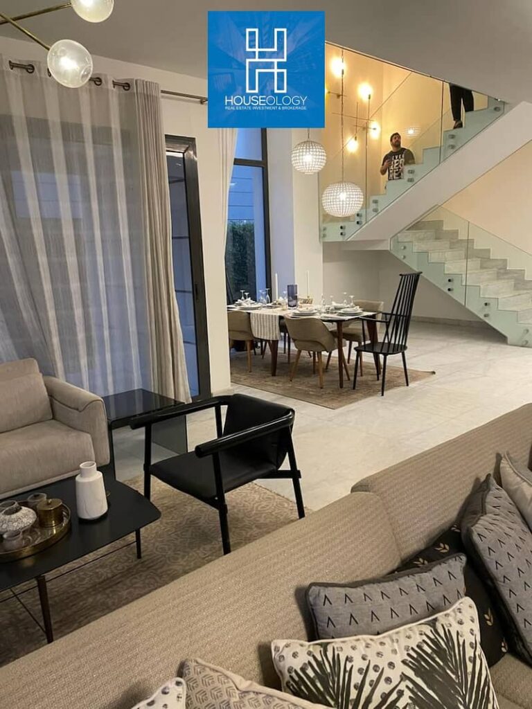 استلم فورا بالتقسيط في كمبوند البروج تاون هاوس برايم لوكيشن متشطب بالكامل جاهز للمعاينه و السكن الفوري 0