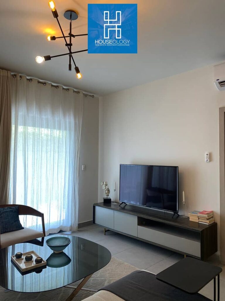 استلام فوري متشطب بالكامل شقة 3 غرف برايم لوكيشن للبيع في كمبوند البروج مدينة الشروق باقساط متساوية بدون فوائد 0