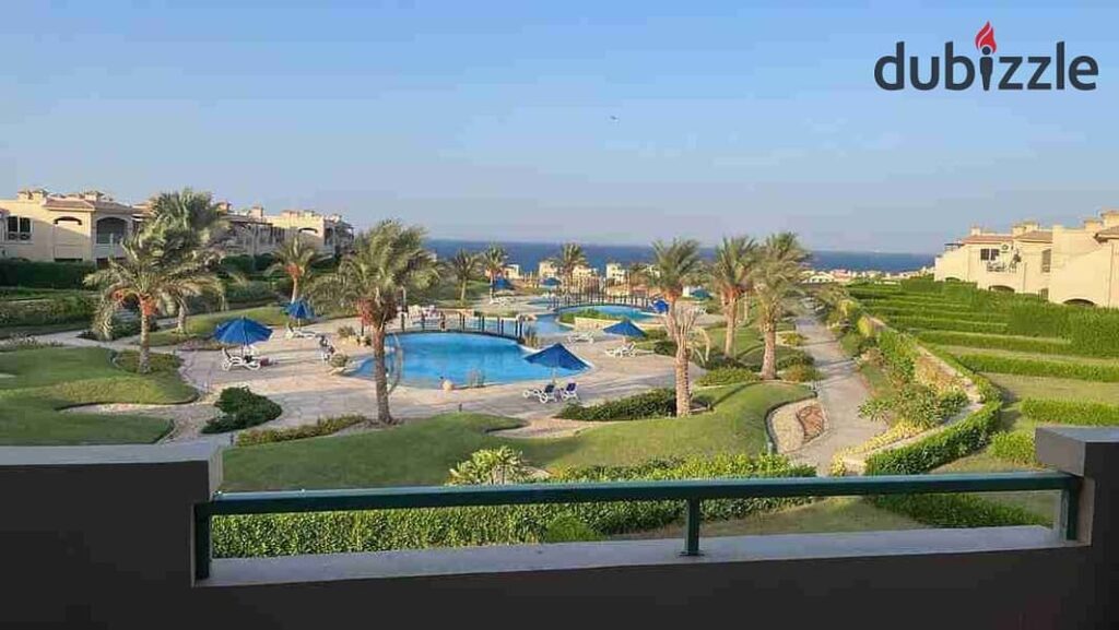 دور اول فوري للبيع في لافيستا السخنة تشطيب كامل وخدمات متكامله 0