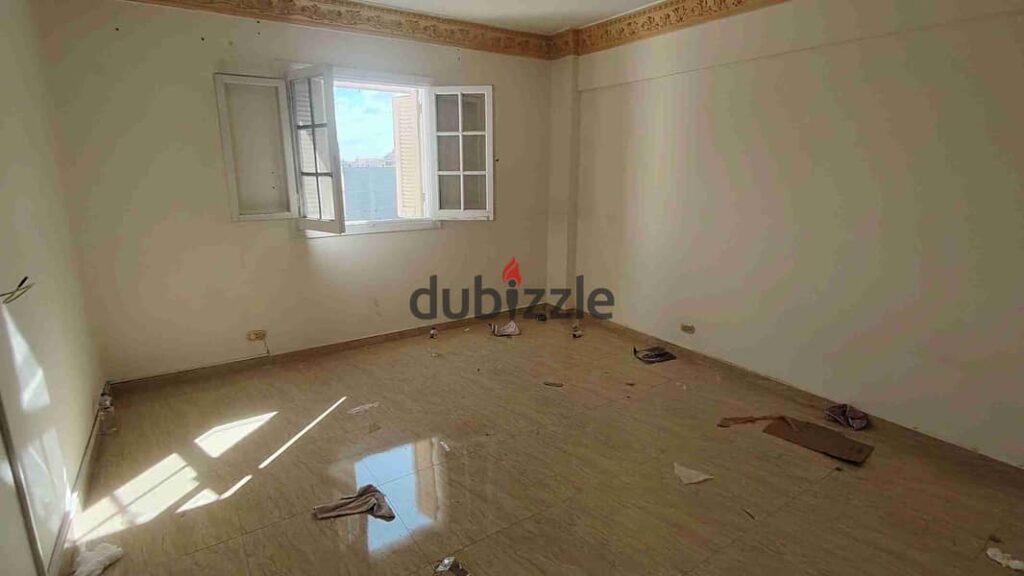 شقة للبيع 330 م في سموحة ش فوزي معاذ مرخصة 0