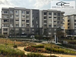 8,570,000 ج.م شقه 3 غرف في هايد بارك التجمع الخامس ادفع مقدم وكمل اقساط اقل سعر معروض ف المرحله فيو مفتو متاح معاينه