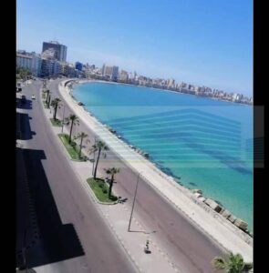 شقه مفروشه للايجار في كامب شيزار على البحر 35,000 ج.م