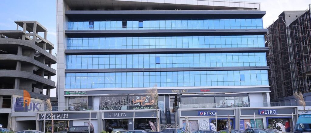 محل تجارى للبيع استلام فورى على التسعين الشمالى مباشرة وأمام water way2 التجمع الخامس القاهرة الجديدة 0