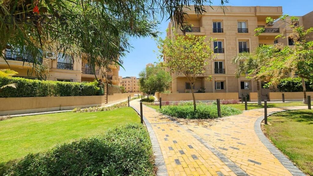 شقة 150م فى كمبوند متكامل سكنى وتجارى على طريق الواحات امام كارفور وجامعة MSA بتسهيلات على 120 شهر بدون فوائد . 0