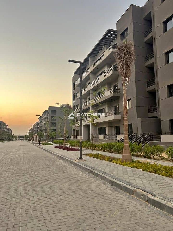 عاين الان ! واستفيد من خصم 34% شقه متشطبه باطلاله مميزه من جميع الغرف امام مطار القاهره الدولي في ستودا شيراتون دقايق من مدينتي و التجمع الخامس 0