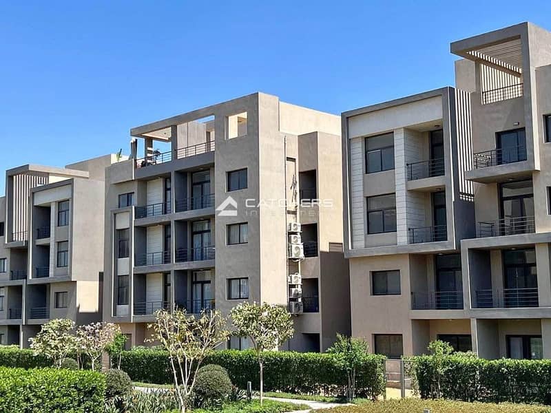 شقه للبيع مع رووف متشطبة سوبر لوكس بالتكيفات استلام فوري كبموند فيفث سكوير جمب الجامعة الامريكية 0