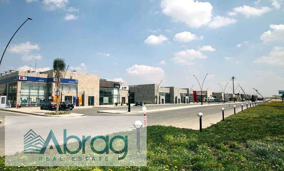 للإيجار محل تجاري 305م في ستريب مول وصله دهشور بيفرلي هيلز سوديك الشيخ زايد 0