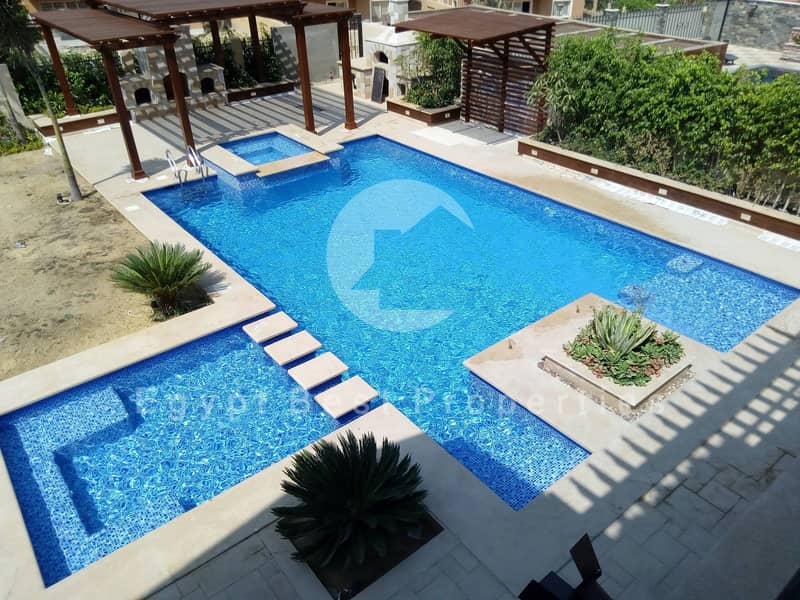 فيلا بحمام سباحة للبيع متشطبة الترا سوبر لوكس جولدن سكوير التجمع الخامس ازار ريدي جروب Azzar 1 Goden Square فيلا للبيع في التجمع فيلا متشطبة للبيع 0