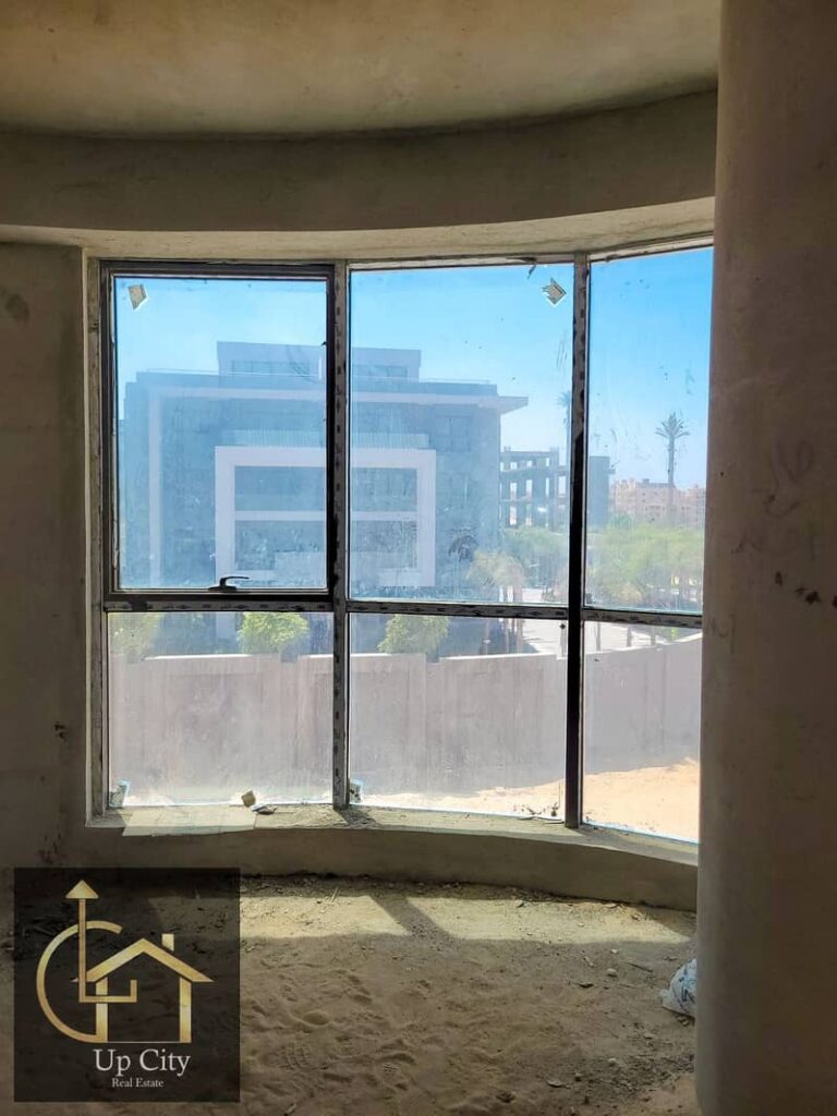 شقة ٣ غرف نصف تشطيب مميزه للبيع في لاميرادا كمبوند بفيو بانورامي بافضل سعر في الكمبوند لاميرادا التجمع الخامس القاهرة الجديدة 0